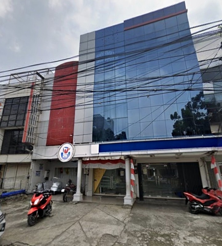 Disewakan ruko 4 lantai di daerah komersil dan strategis di jl Radio Dalam kebayoran baru jaksel