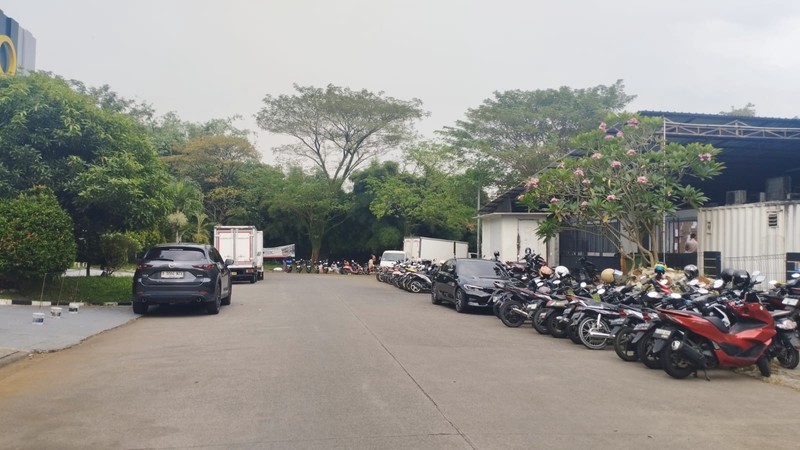 jual cepat gudang strategis dekat toll in dan out  di taman tekno bsd city tangerang selatan banten