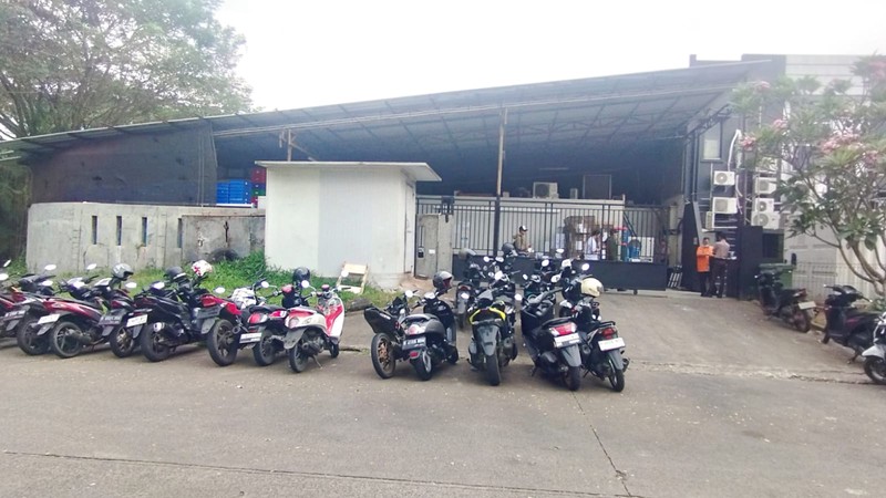 jual cepat gudang strategis dekat toll in dan out  di taman tekno bsd city tangerang selatan banten