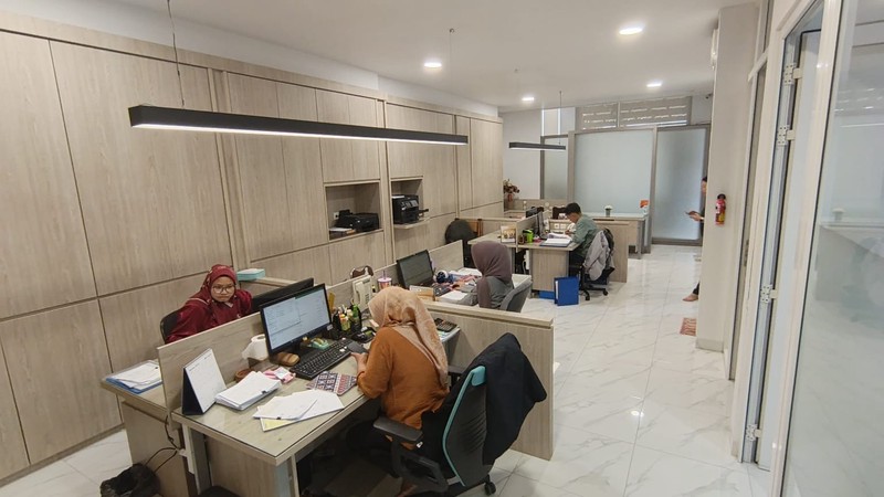 DIJUAL RUMAH MEWAH FULL FURNISHED DALAM KOMPLEK ELITE