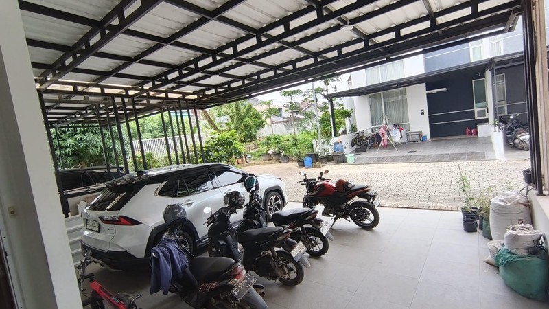 DIJUAL RUMAH MEWAH FULL FURNISHED DALAM KOMPLEK ELITE