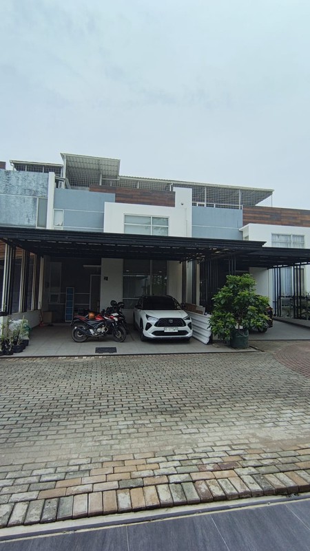 DIJUAL RUMAH MEWAH FULL FURNISHED DALAM KOMPLEK ELITE