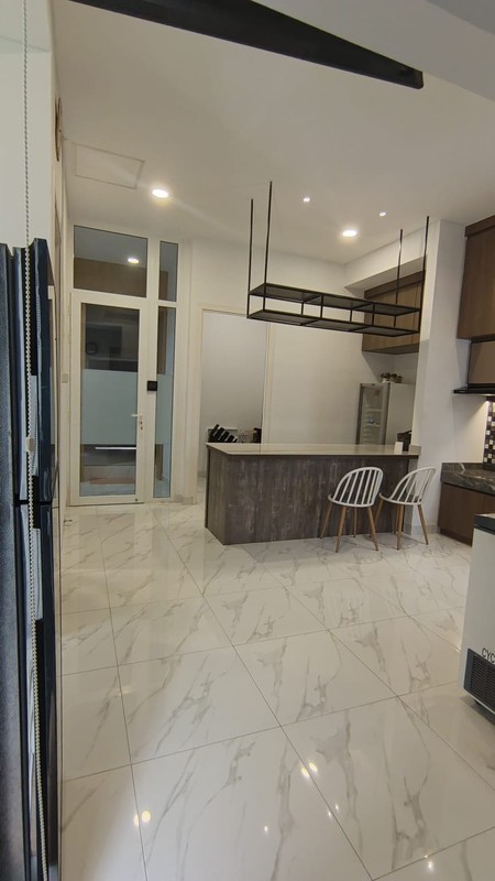 DIJUAL RUMAH MEWAH FULL FURNISHED DALAM KOMPLEK ELITE