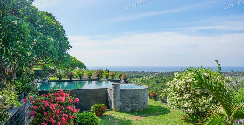 Luxury Hillside Villa with Uninterrupted Ocean Views