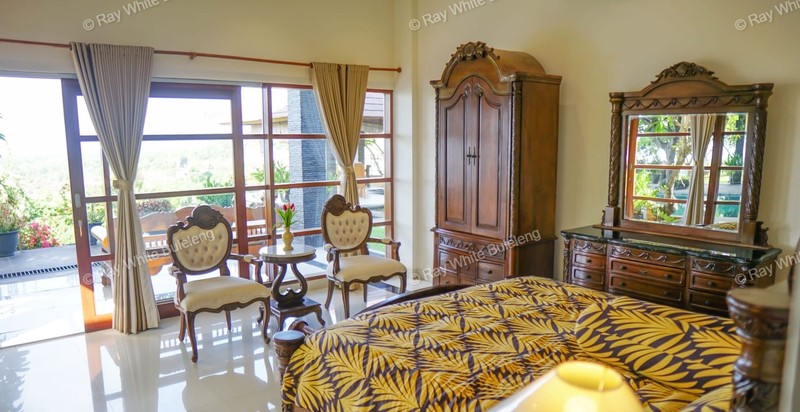 Luxury Hillside Villa with Uninterrupted Ocean Views