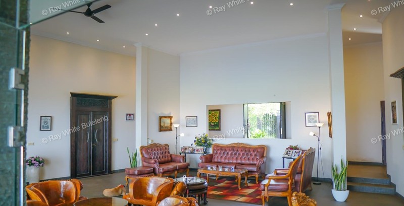 Luxury Hillside Villa with Uninterrupted Ocean Views