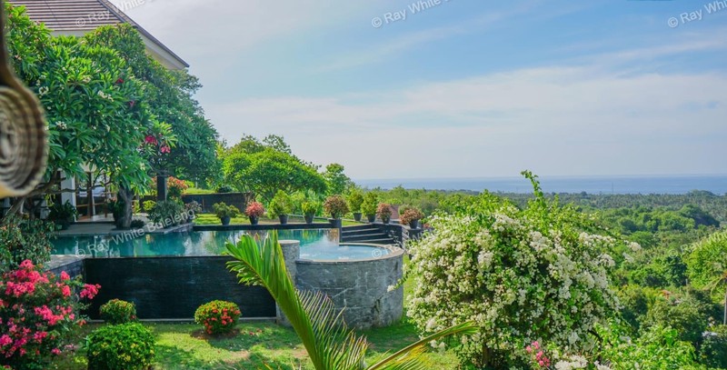 Luxury Hillside Villa with Uninterrupted Ocean Views