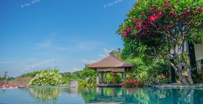 Luxury Hillside Villa with Uninterrupted Ocean Views