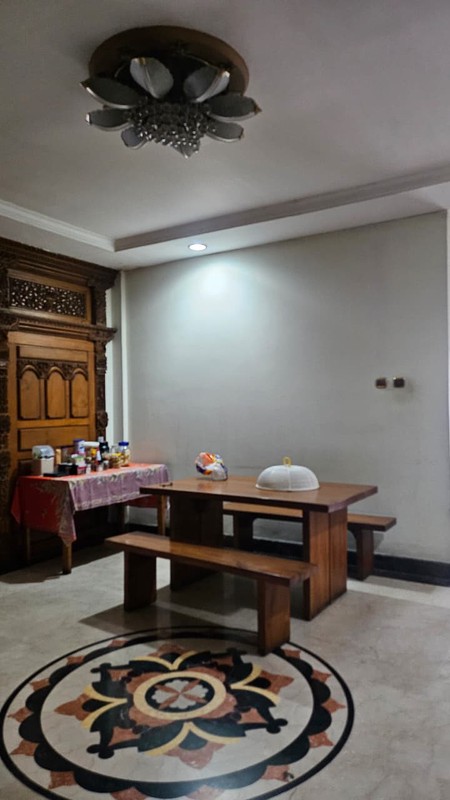 Dijual Rumah + Kost2an  Gandaria, Jakarta Selatan