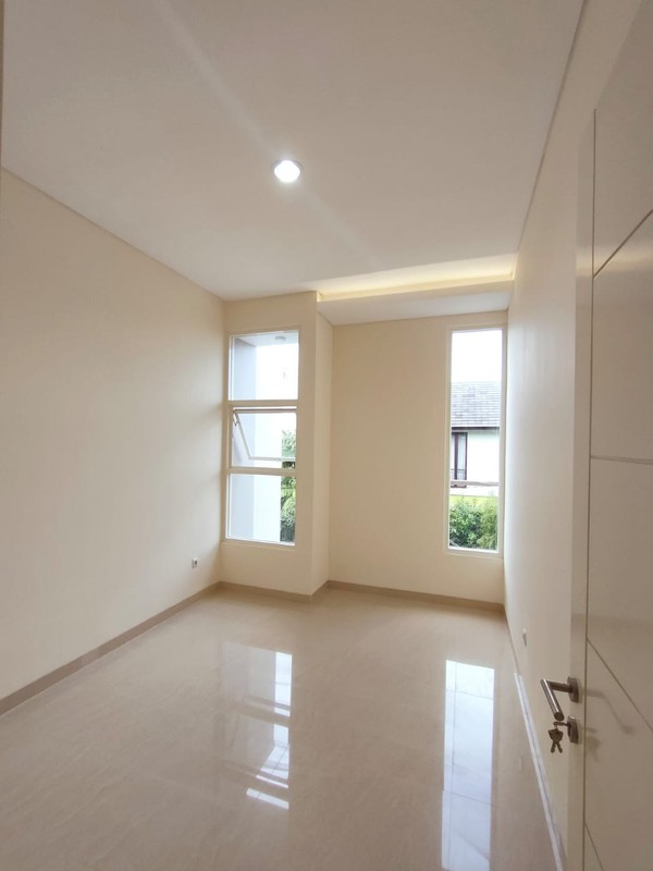 Dijual Rumah 2 Lantai di Pantai Mentari Pasific Regency Surabaya