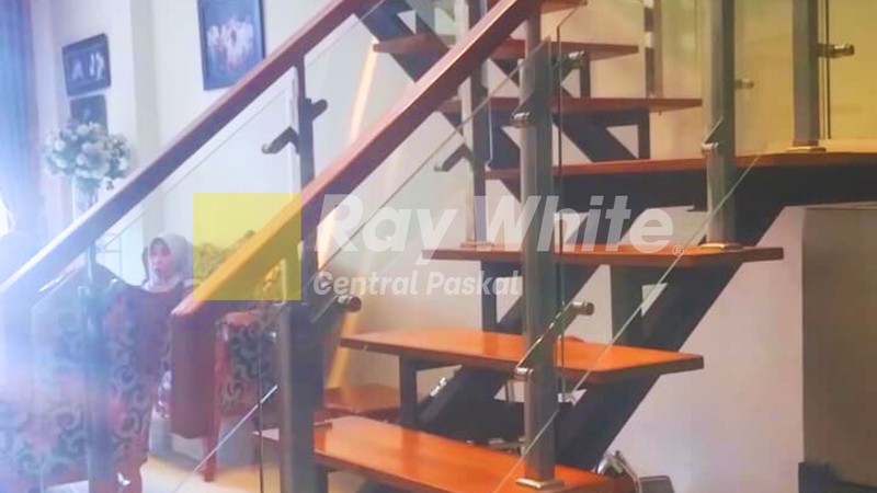 Villa Semi Furnished di Jayagiri Lembang