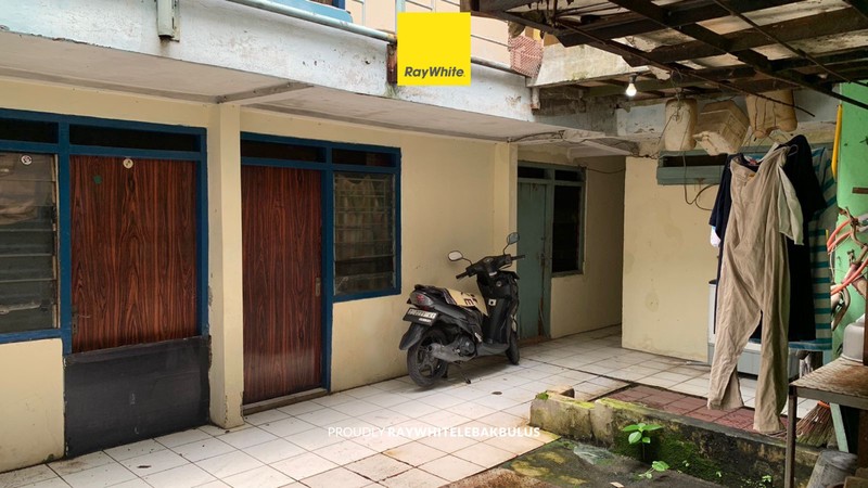 Dijual Murah Rumah + Kost Hitung Tanah di Pejaten Timur, Jakarta Selatan