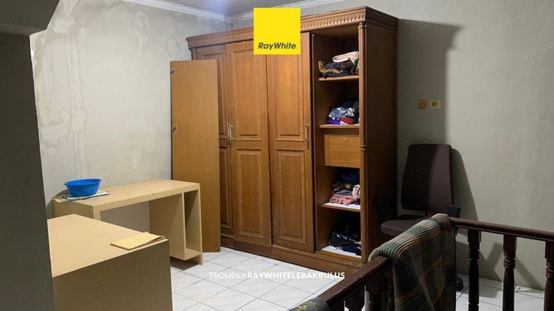 Dijual Murah Rumah + Kost Hitung Tanah di Pejaten Timur, Jakarta Selatan