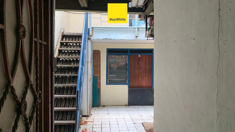 Dijual Murah Rumah + Kost Hitung Tanah di Pejaten Timur, Jakarta Selatan