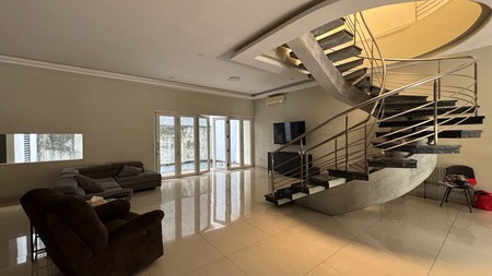 Rumah hunian mewah, nyaman, asri, dalam komplek dengan penjagaan 24 Jam