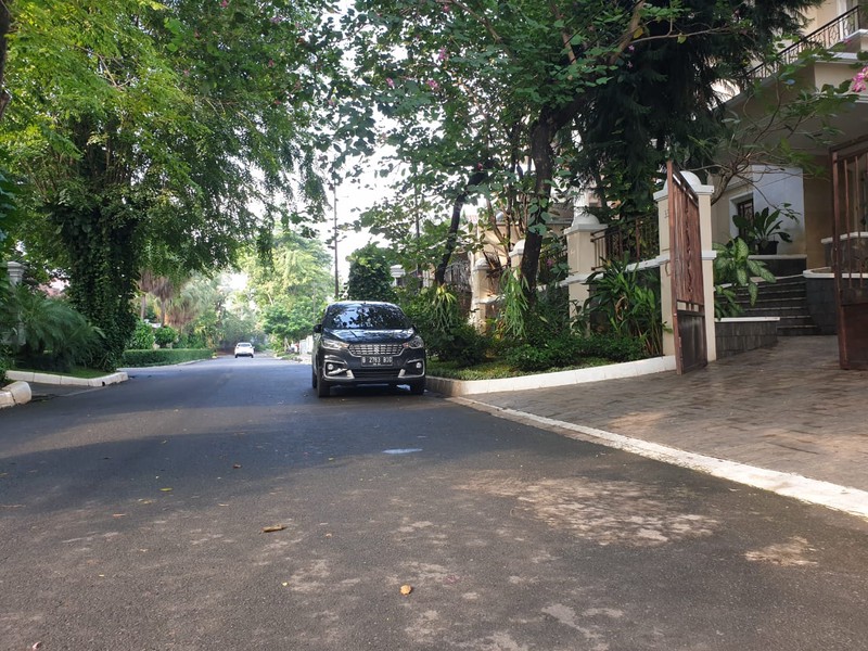 Rumah siap huni di bilangan Pondok Indah Lokasi tenang, nyaman dan aman dengan Smart Card Access