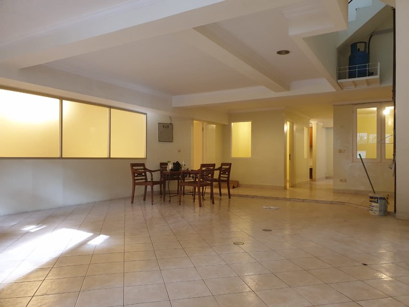 Rumah siap huni di bilangan Pondok Indah Lokasi tenang, nyaman dan aman dengan Smart Card Access