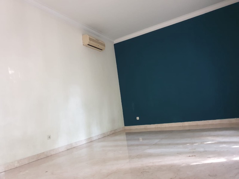Rumah siap huni di bilangan Pondok Indah Lokasi tenang, nyaman dan aman dengan Smart Card Access