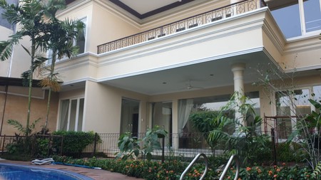 Rumah siap huni di bilangan Pondok Indah Lokasi tenang, nyaman dan aman dengan Smart Card Access