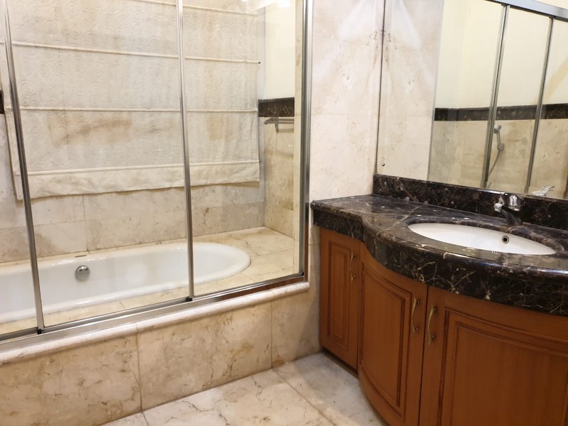 Rumah siap huni di bilangan Pondok Indah Lokasi tenang, nyaman dan aman dengan Smart Card Access