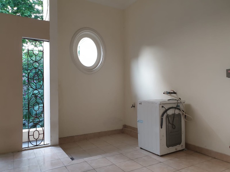 Rumah siap huni di bilangan Pondok Indah Lokasi tenang, nyaman dan aman dengan Smart Card Access