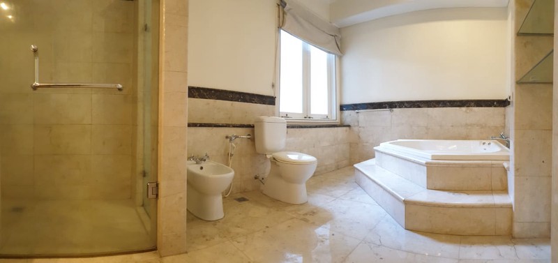 Rumah siap huni di bilangan Pondok Indah Lokasi tenang, nyaman dan aman dengan Smart Card Access