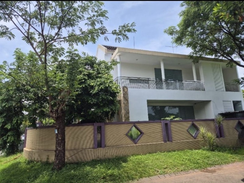 Rumah besar SIAP HUNI di HOOK perumahan San Diego, Pakuwon City
