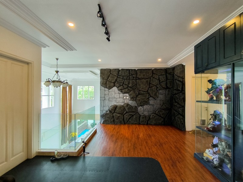 Rumah Mewah Dengan Pool Open Space Lokasi di Bintaro Sektor 8