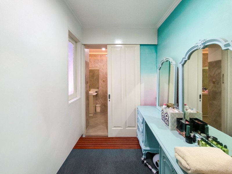 Rumah Mewah Dengan Pool Open Space Lokasi di Bintaro Sektor 8