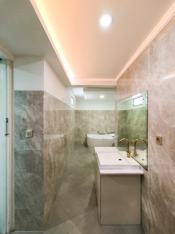 Rumah Mewah Dengan Pool Open Space Lokasi di Bintaro Sektor 8