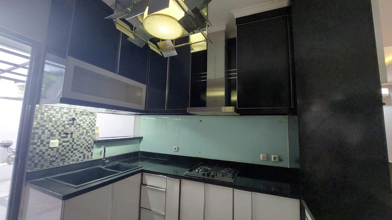 Rumah Modern di Tebet Jakarta Selatan