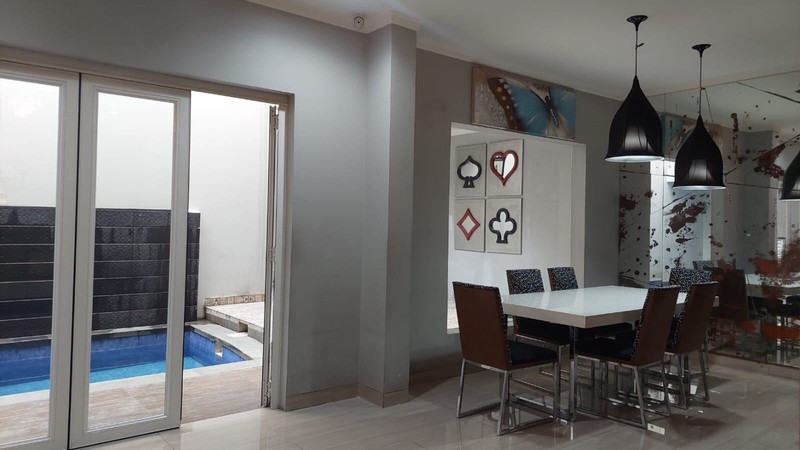 Rumah Modern di Tebet Jakarta Selatan
