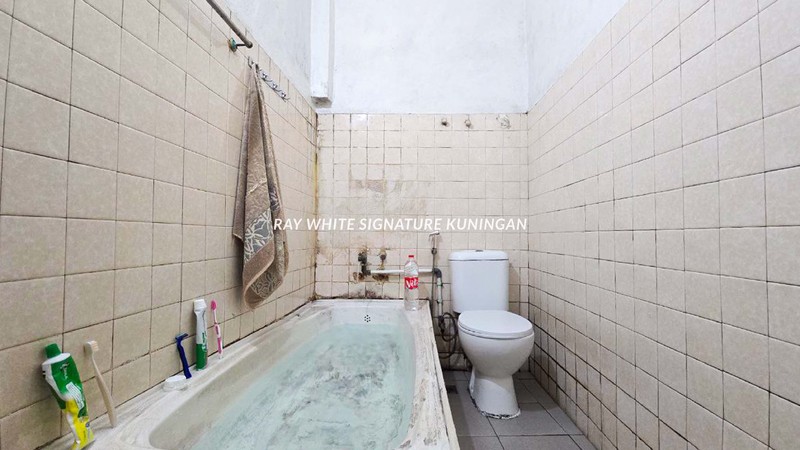 Rumah Di Bendungan Hilir Dekat Jalan Sudirman Jakarta Selatan