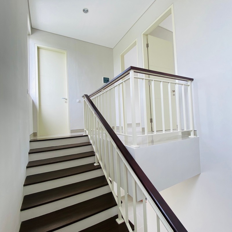 Dijual Rumah Greenlake Citraland Surabaya Barat Termurah