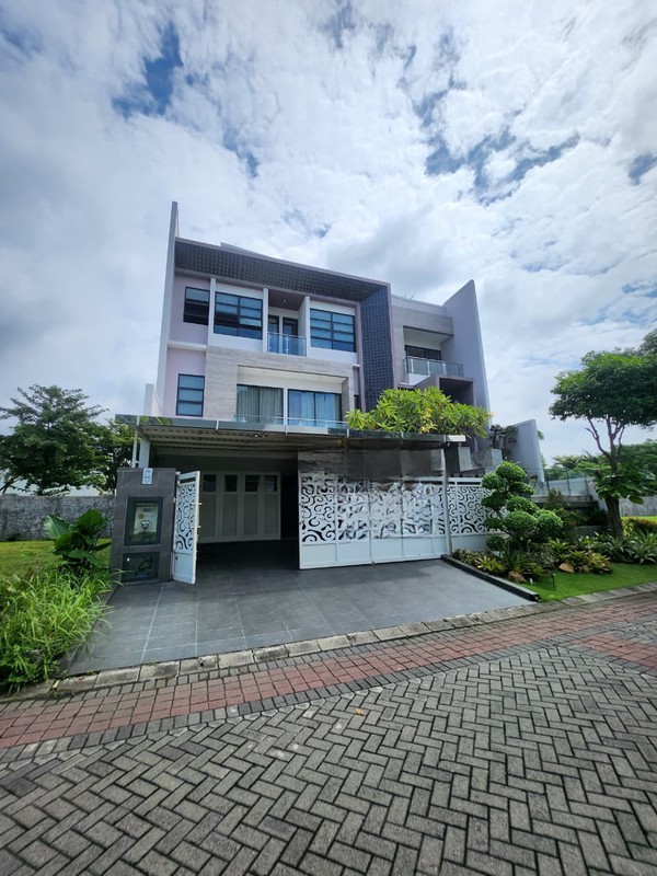Dijual Rumah Mewah Minimalis - North Emrald Mansion