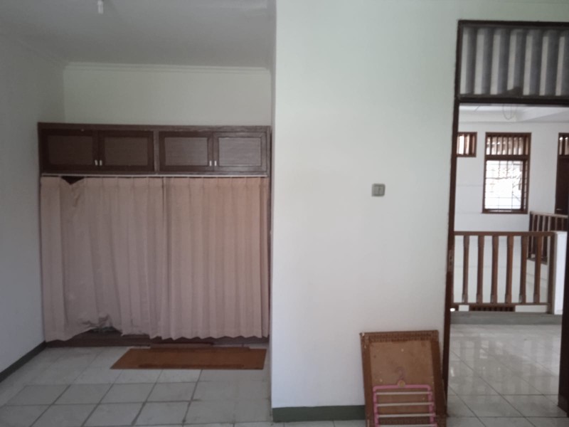 Dijual Rumah Bagus Siap Huni di Tenggilis Kauman