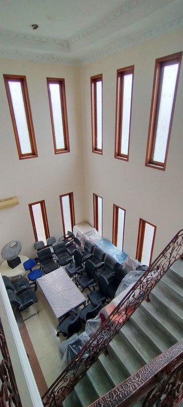 Rumah Nuansa Bali di Cluster Eksklusif Bintaro, Pesanggrahan, Jakarta Selatan, dengan Kolam Renang dan Lingkungan Nyaman