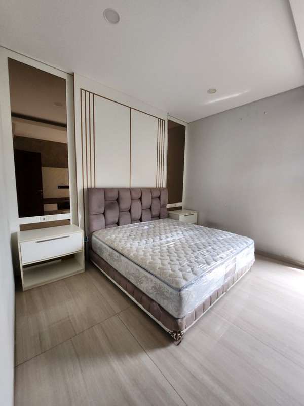 Dijual Rumah North Emerald Mansion Citraland Surabaya Full Furnished New Private Lift Modern Lokasi Terdepan Dekat Gwalk, Unesa, Sekolah Ciputra