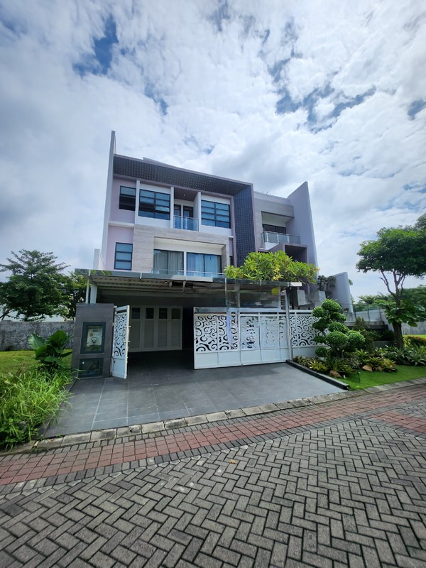 Dijual Rumah North Emerald Mansion Citraland Surabaya Full Furnished New Private Lift Modern Lokasi Terdepan Dekat Gwalk, Unesa, Sekolah Ciputra
