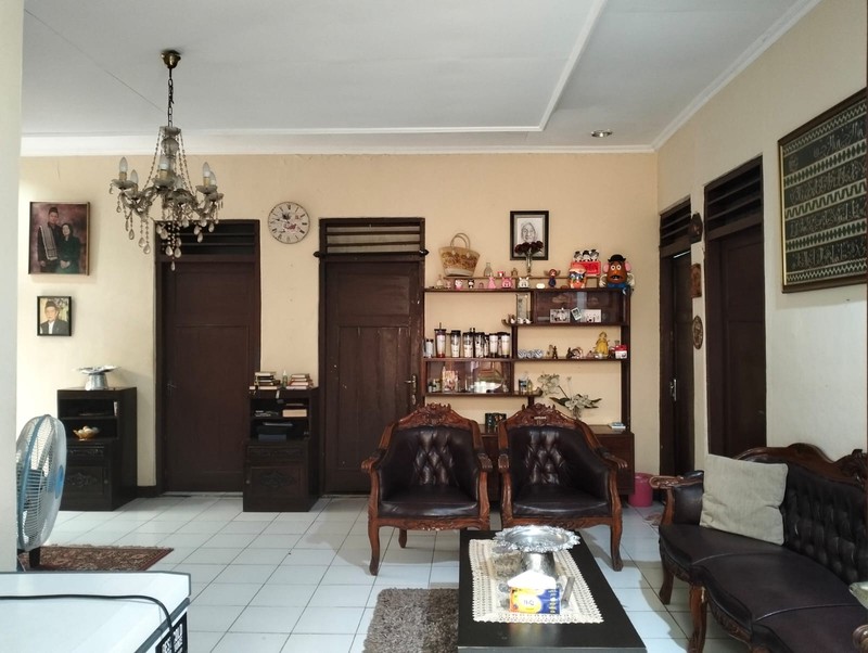 Rumah 2 Lantai Siap Huni dengan Hunian Nyaman Harga Murah! @Kebayoran Baru