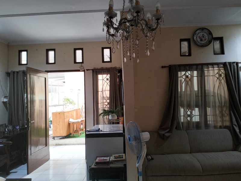 Rumah 2 Lantai Siap Huni dengan Hunian Nyaman Harga Murah! @Kebayoran Baru