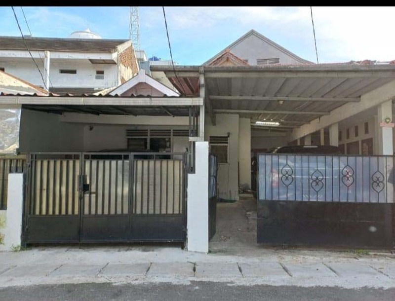 Rumah 2 Lantai Siap Huni dengan Hunian Nyaman Harga Murah! @Kebayoran Baru.