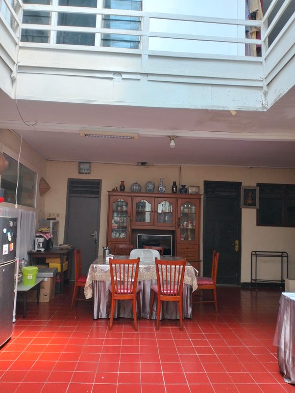 Rumah 2 Lantai Siap Huni dengan Hunian Nyaman Harga Murah! @Kebayoran Baru.