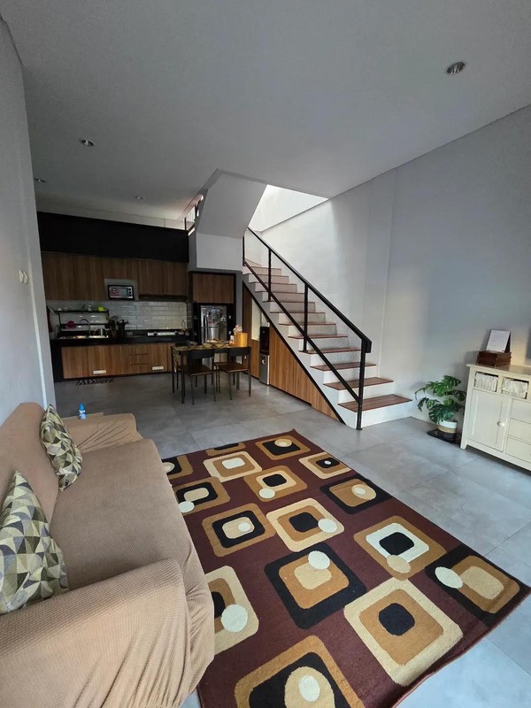 Best Deal. Rumah modern Taman Buaran Indah, Serua