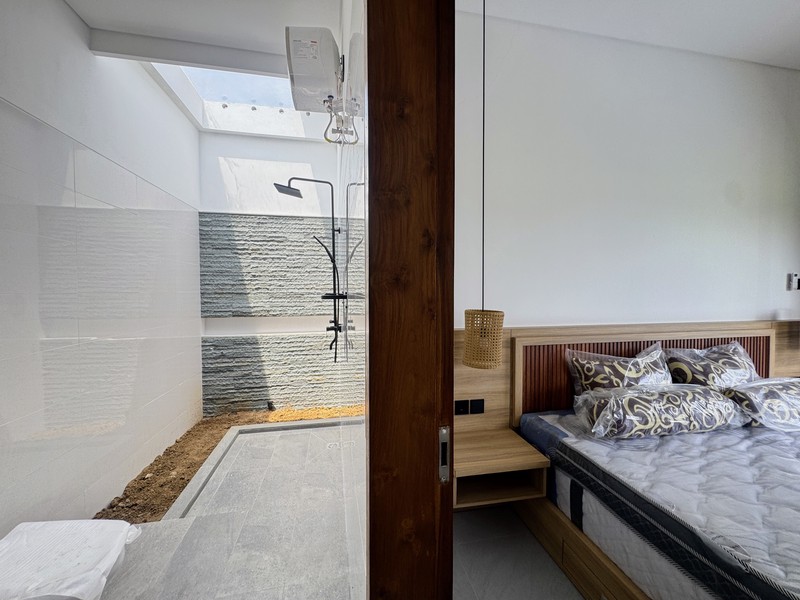 BRAND NEW PRIVATE POOL VILLA IN LOVINA