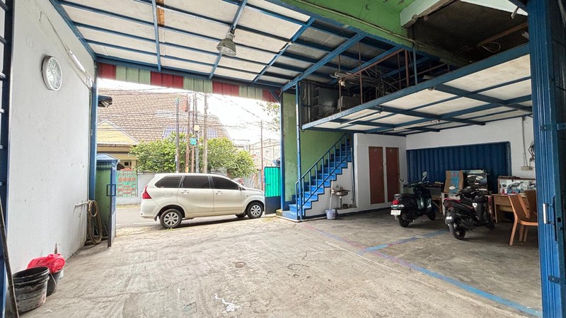 Gudang Atap Tinggi 3 Lantai di Cijantung Pasar Rebo Jakarta TImur