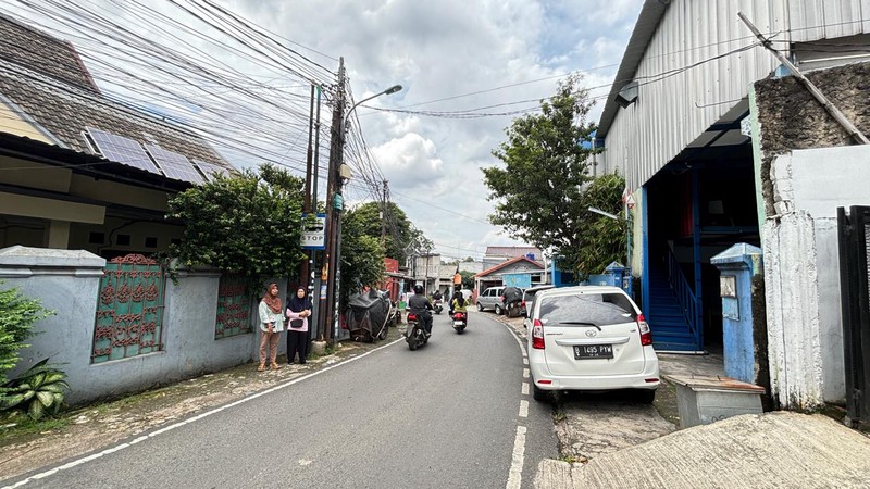 Gudang Atap Tinggi 3 Lantai di Cijantung Pasar Rebo Jakarta TImur