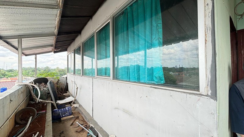 Gudang Atap Tinggi 3 Lantai di Cijantung Pasar Rebo Jakarta TImur