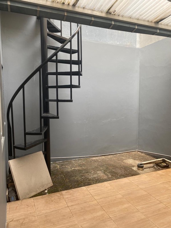 Rumah Cantik 2 Lantai di Kota Wisata 