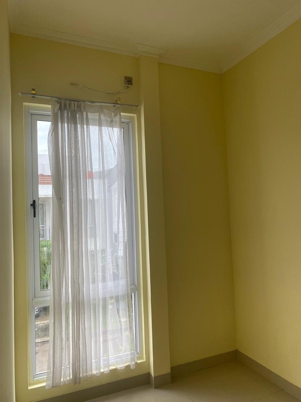 Rumah Cantik 2 Lantai di Kota Wisata 